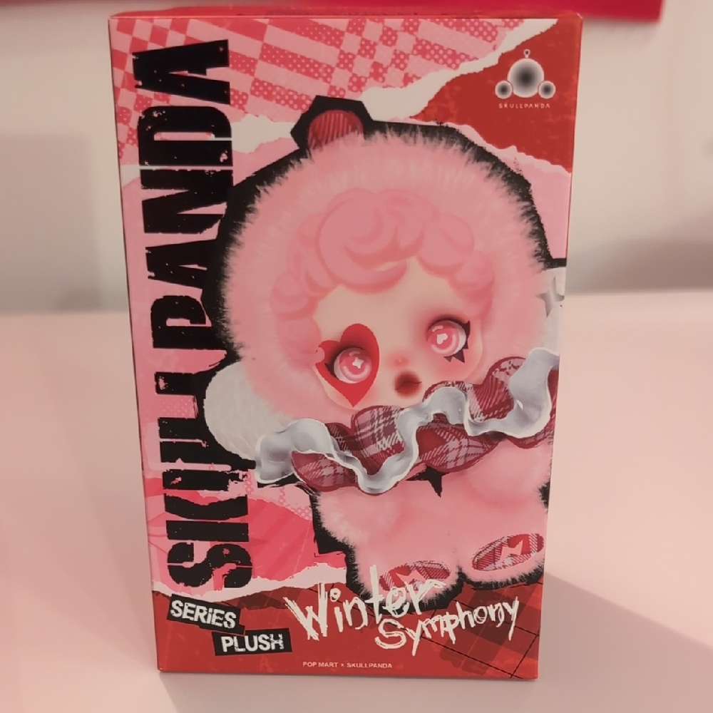 Pop Mart Skullpanda Winter Symphony Pendant